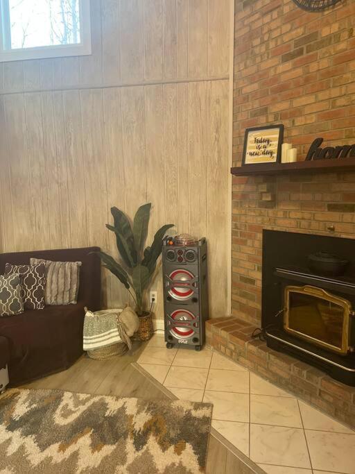 Modern Home Near Lake W Hottub, Game Room, Fireplace Albrightsville Esterno foto